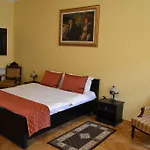 Casa Republicii 3* Брашов