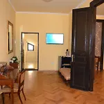 Casa Republicii 3* Брашов