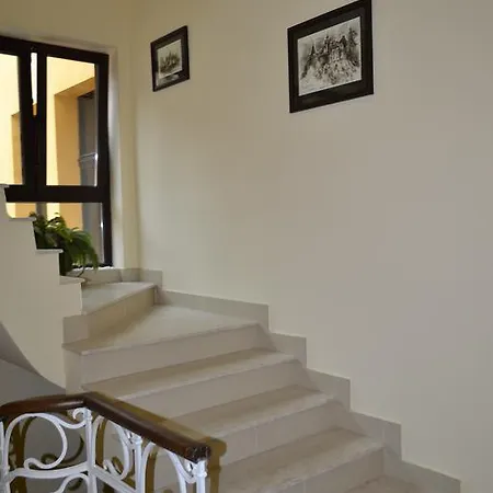 Casa Republicii 招待所 3*