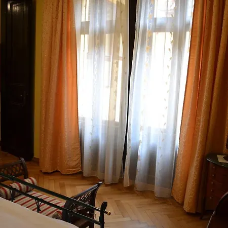 Casa Republicii Πανσιόν 3*
