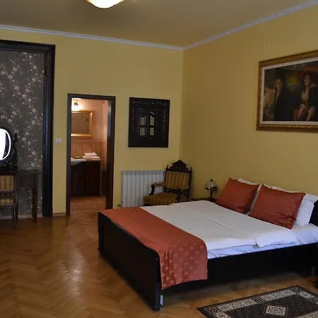 Casa Republicii 招待所 3*